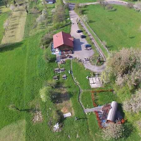 Le Chalet Du Chemin Et Sa Roulotte Berviller-en-Moselle Eksteriør bilde