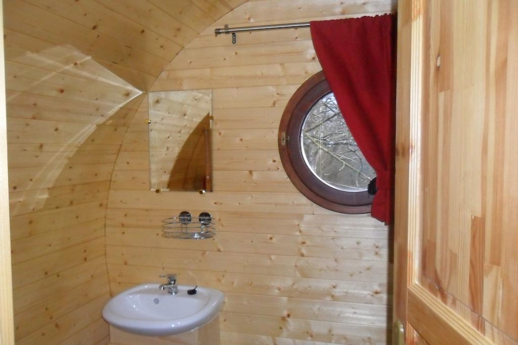 Le Chalet Du Chemin Et Sa Roulotte Berviller-en-Moselle Eksteriør bilde
